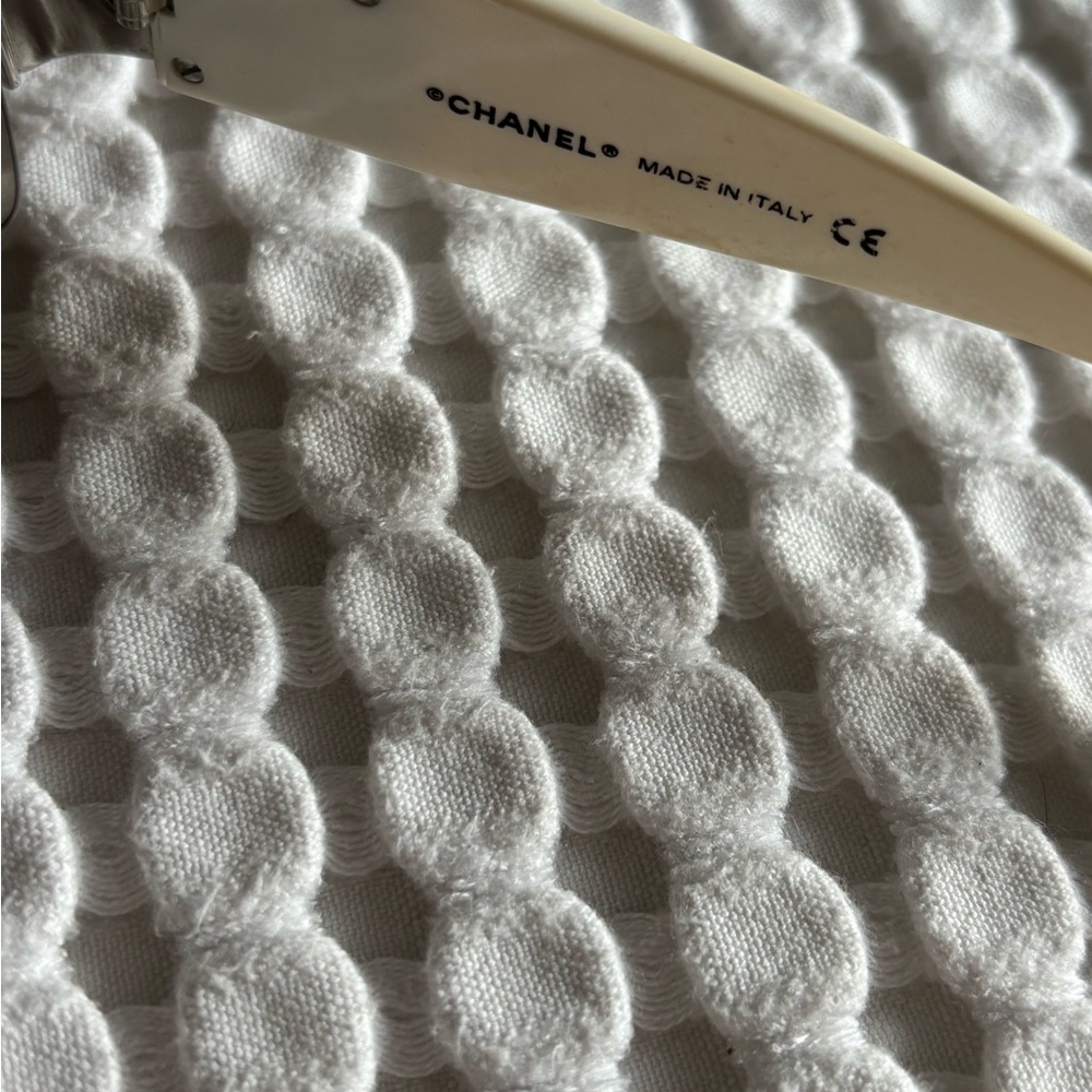 Chanel Rimless Sunglasses w/ Crystal CC Logo - Picture 8 of 10